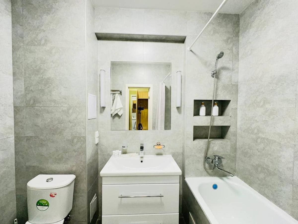 Central Park In The City Center Apartamento Almaty Exterior foto