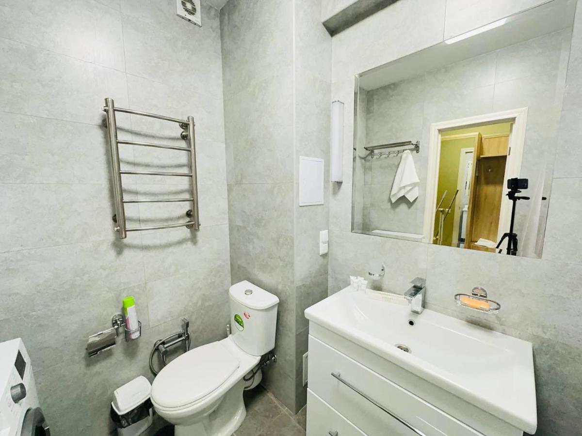 Central Park In The City Center Apartamento Almaty Exterior foto