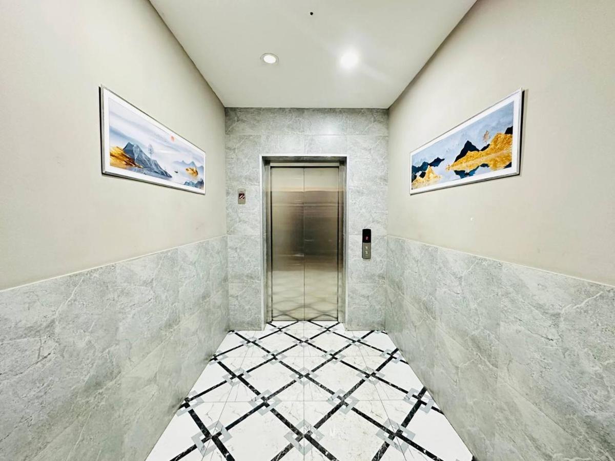 Central Park In The City Center Apartamento Almaty Exterior foto