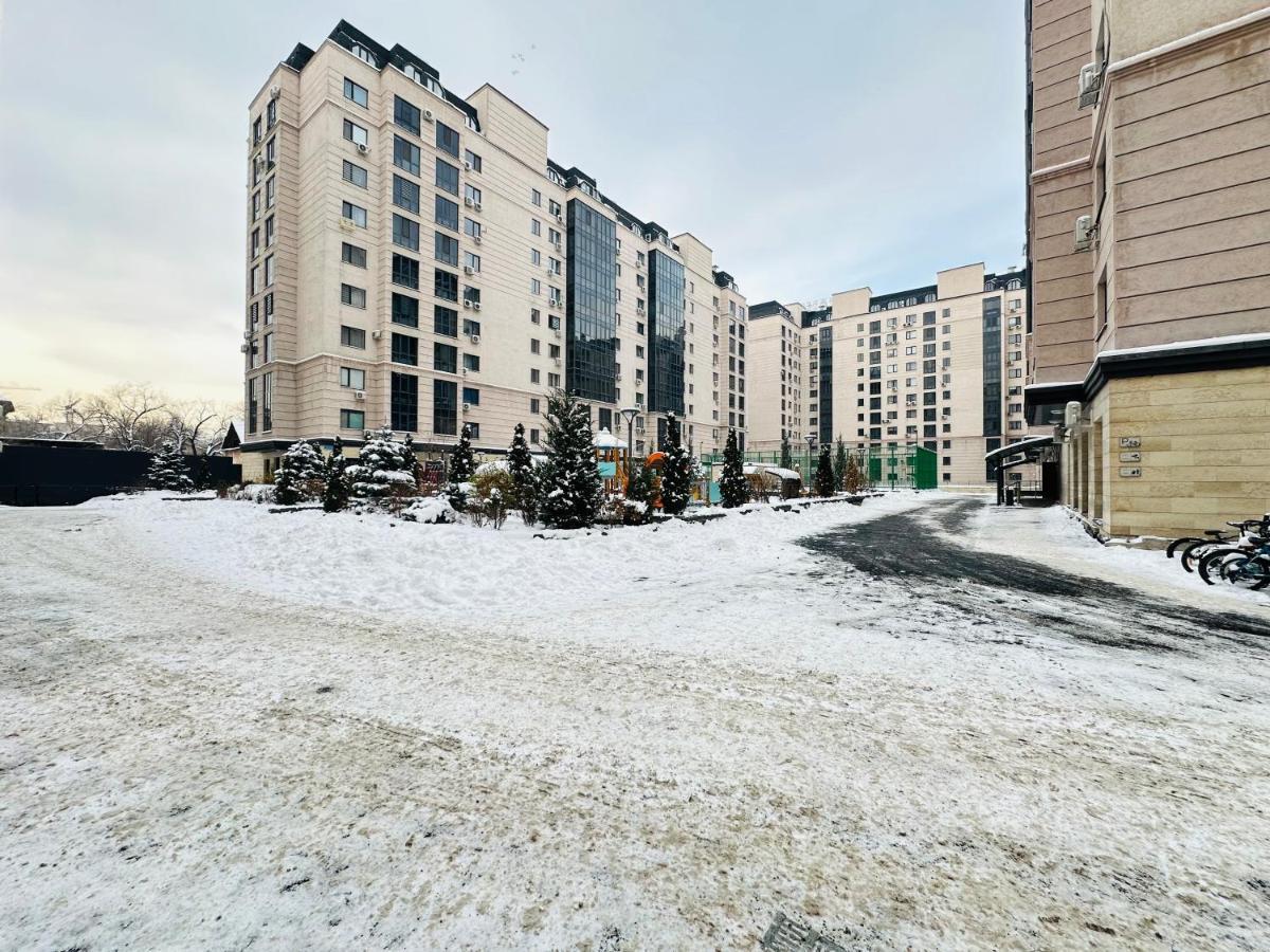 Central Park In The City Center Apartamento Almaty Exterior foto